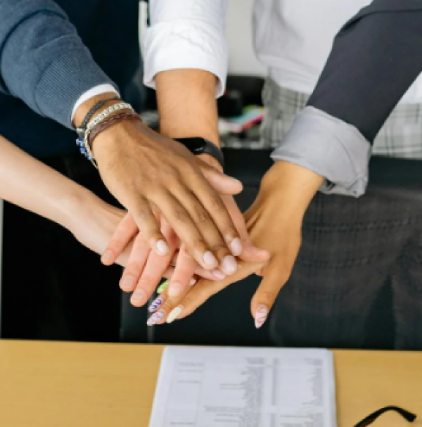 Regalar experiencias repercute en el bienestar de tu equipo