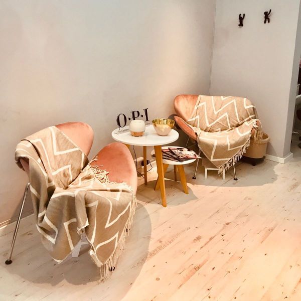 Lola Beauty Bar